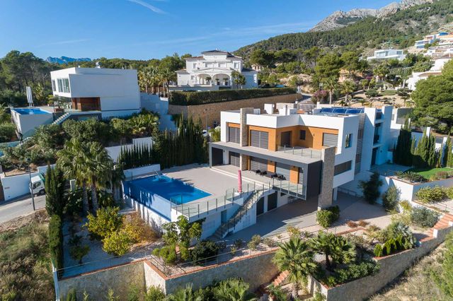 Modern Villa With Swimming Pool And Sea Views For Sale In Altea Luxinmo